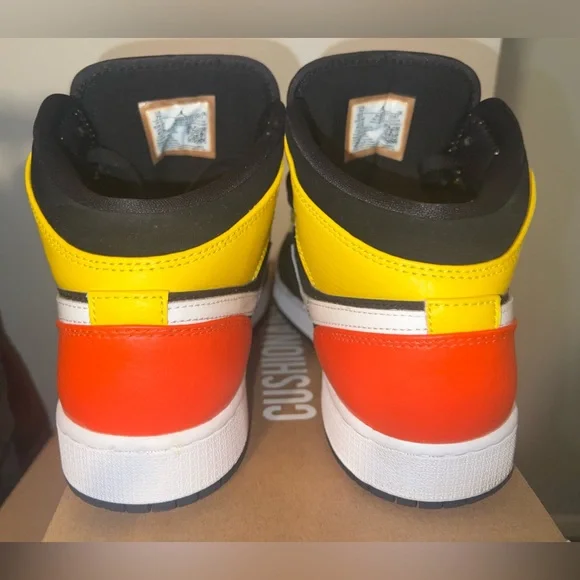 Air Jordan 1 Mid SE 'Amarillo'
